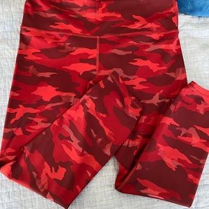 ATHLETA red camo leggings